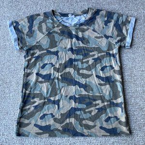 CABLE & GAUGE Camo Tee Shirt Women's Small Cuffed Sleeve